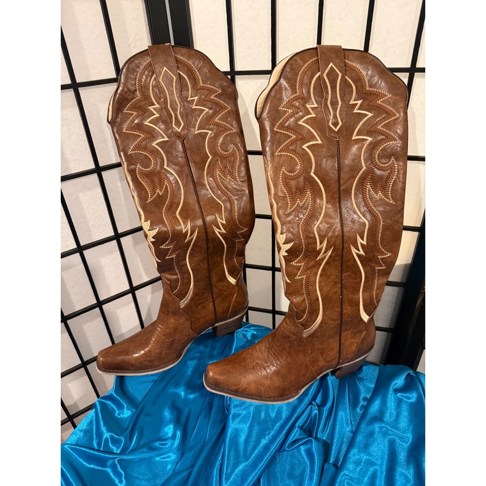WETKISS Brown Western Cowboy Boots Embroidered Flame Stitch Size 9.5 NEW
